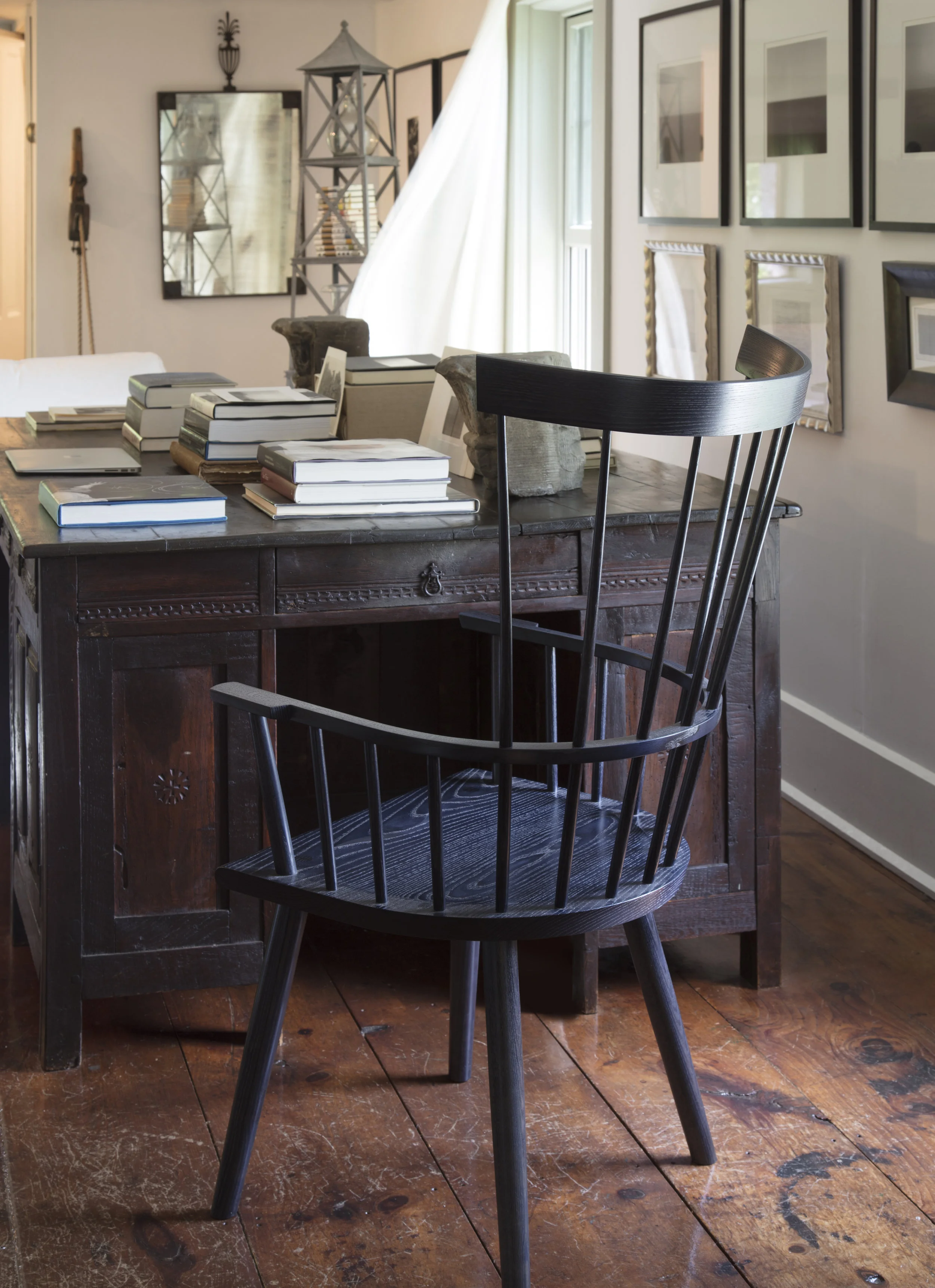 RET black desk_S_1115 copy.jpg