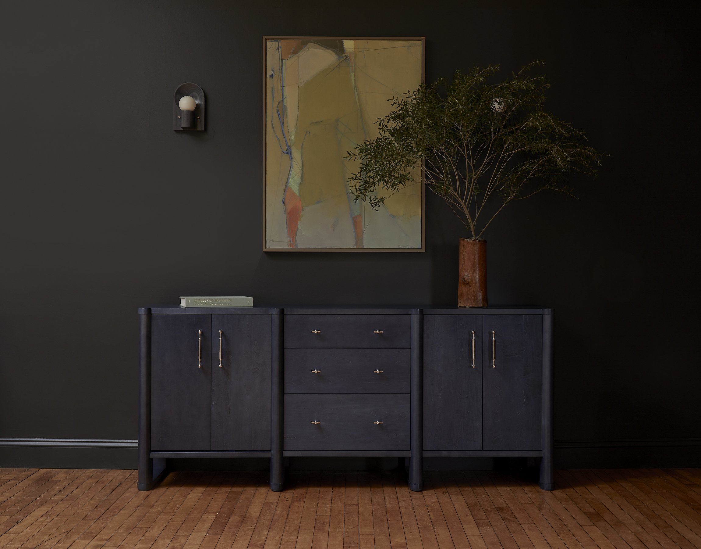 THE HULL CREDENZA