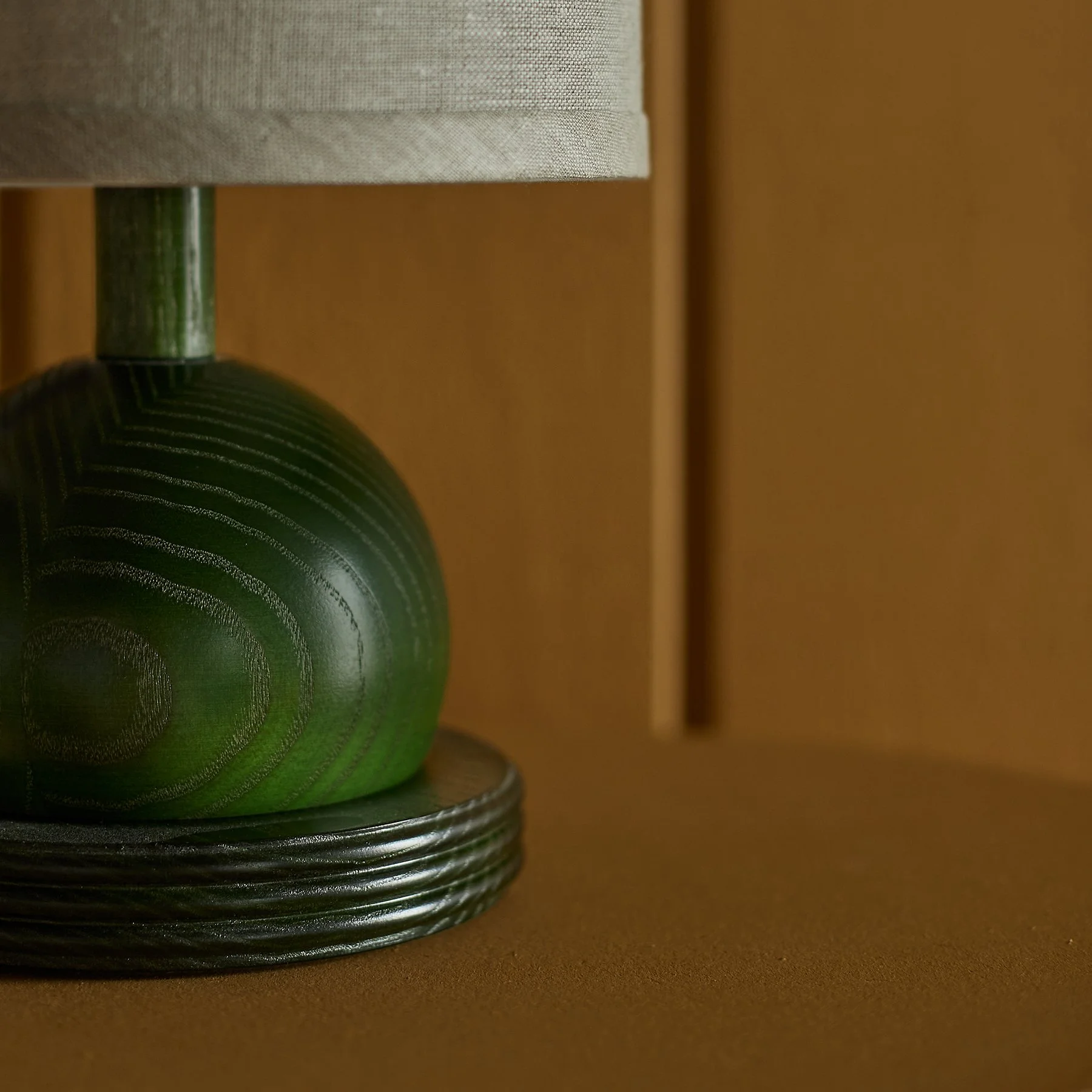 IRIS LAMP-ASH-HUNTER-CLOSEUP.jpg