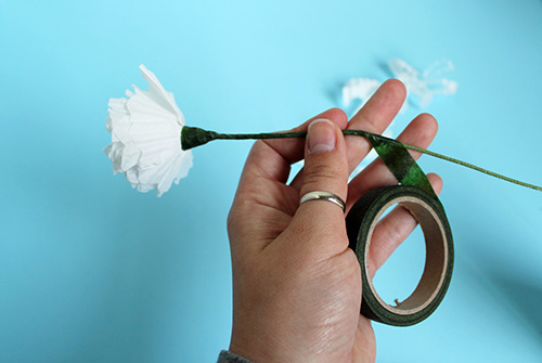 Cupcake-Wrapper-Paper-Flower-DIY 7.jpg