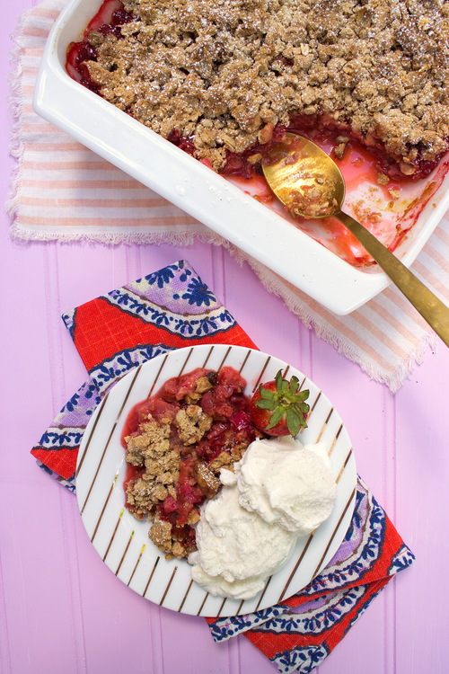 Strawberry Rhubarb Crisp via UnusuallyLovely.com