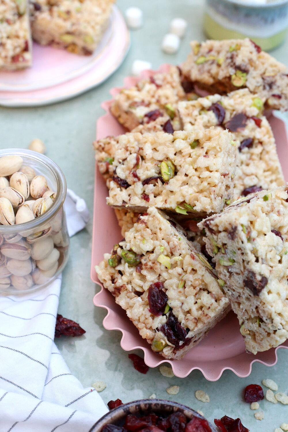 Get the recipe for these Cranberry, Pistachio & Dark Chocolate Rice Krispie Treats! UnusuallyLovely.com