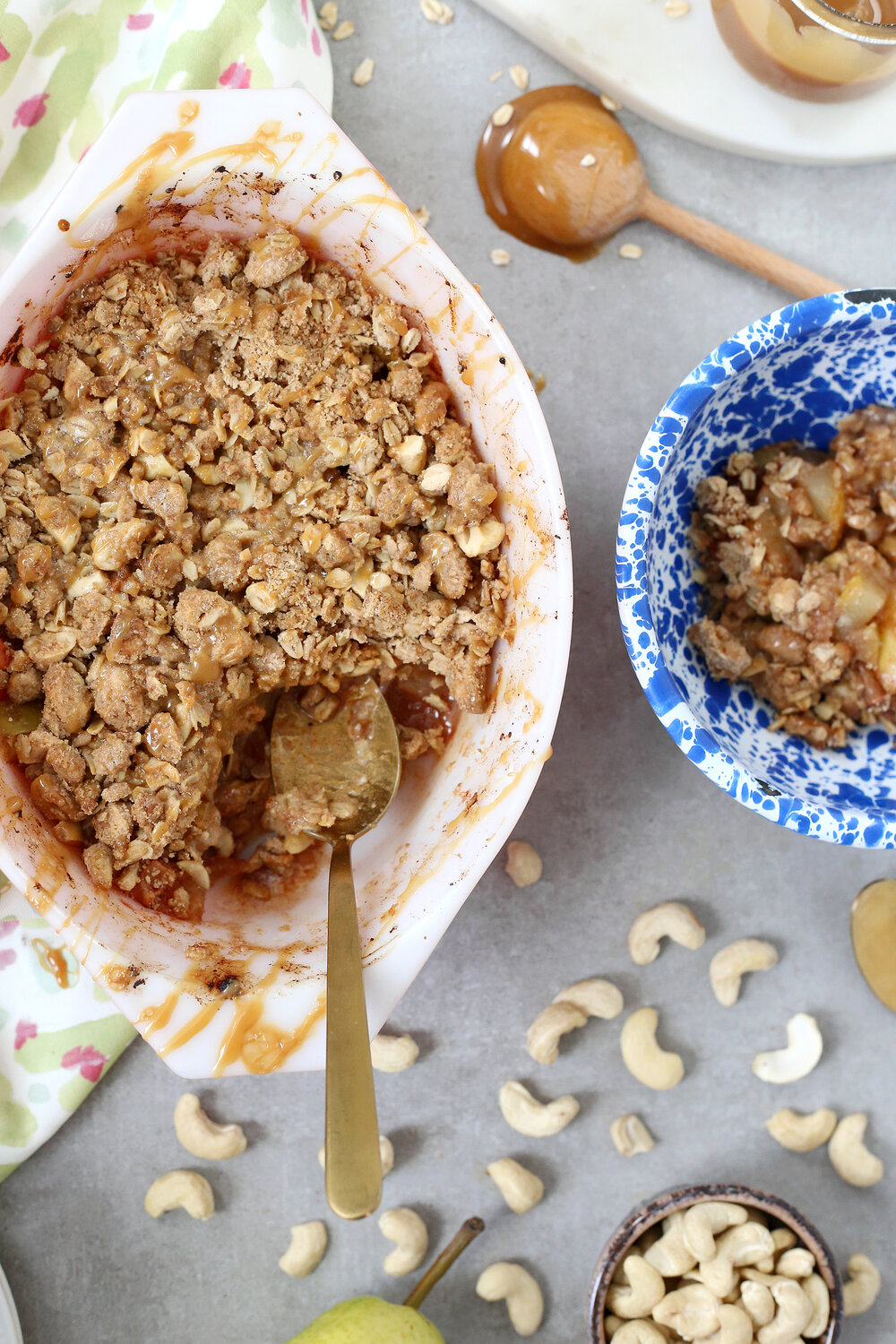 Apple & Pear Crisp with Cashew Topping via UnusuallyLovely.com