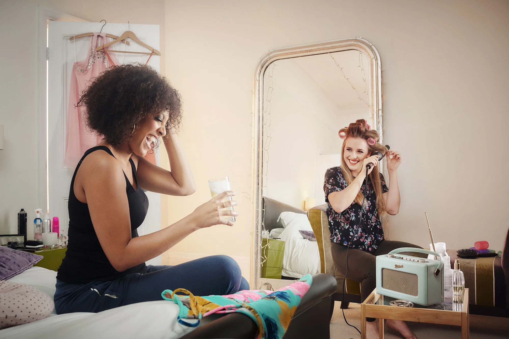 girls getting ready for night out