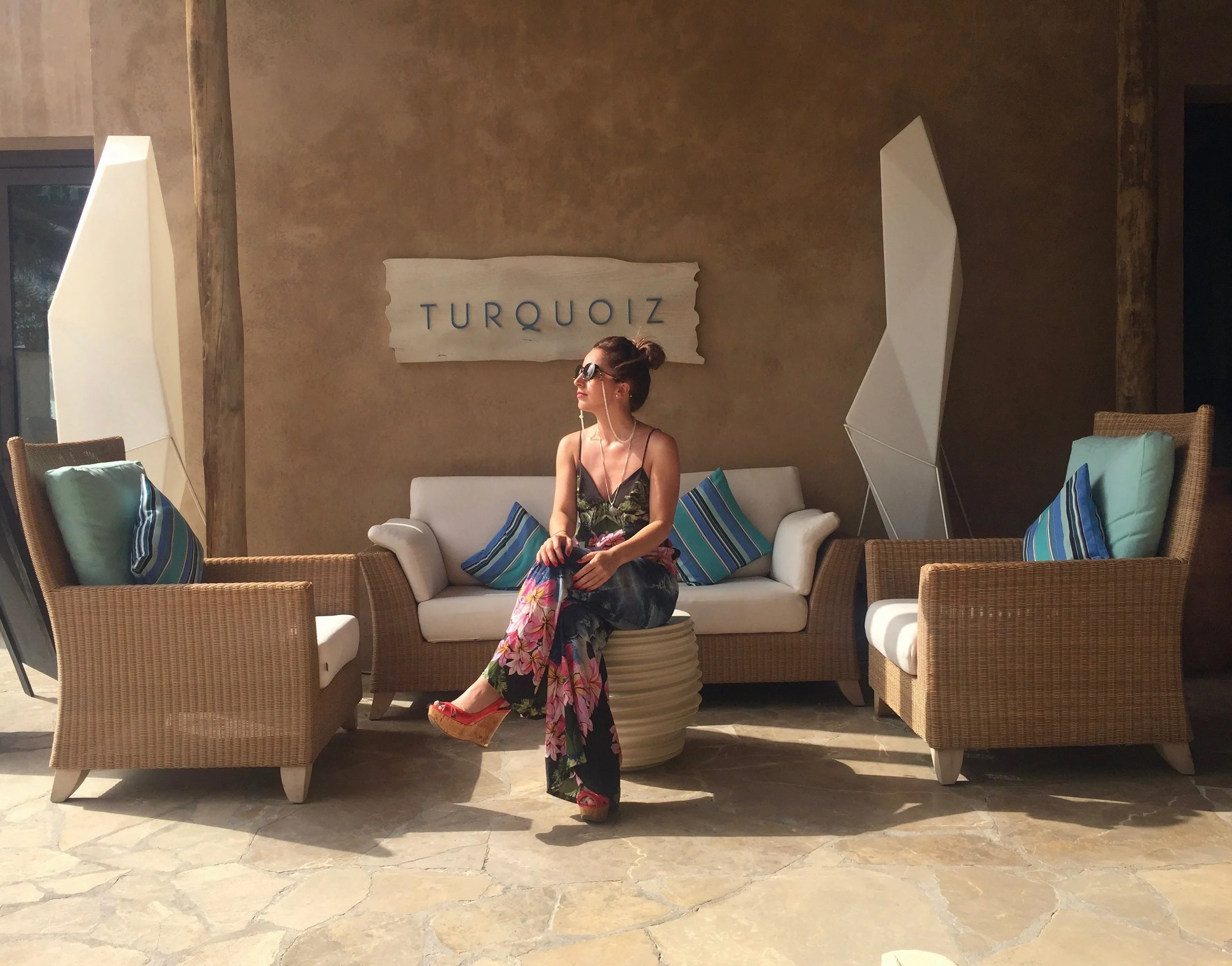 ST. REGIS TURQUOIZ BEACH RESTAURANT & LOUNGE • ABU DABHI, UAE PHOTOGRAPHER: FELIPE SILVEIRA