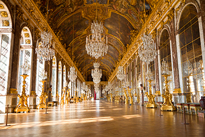 Image: The Hall of Mirrors, Palace of Versailles © Jose Ignacio Soto / Shutterstock.com