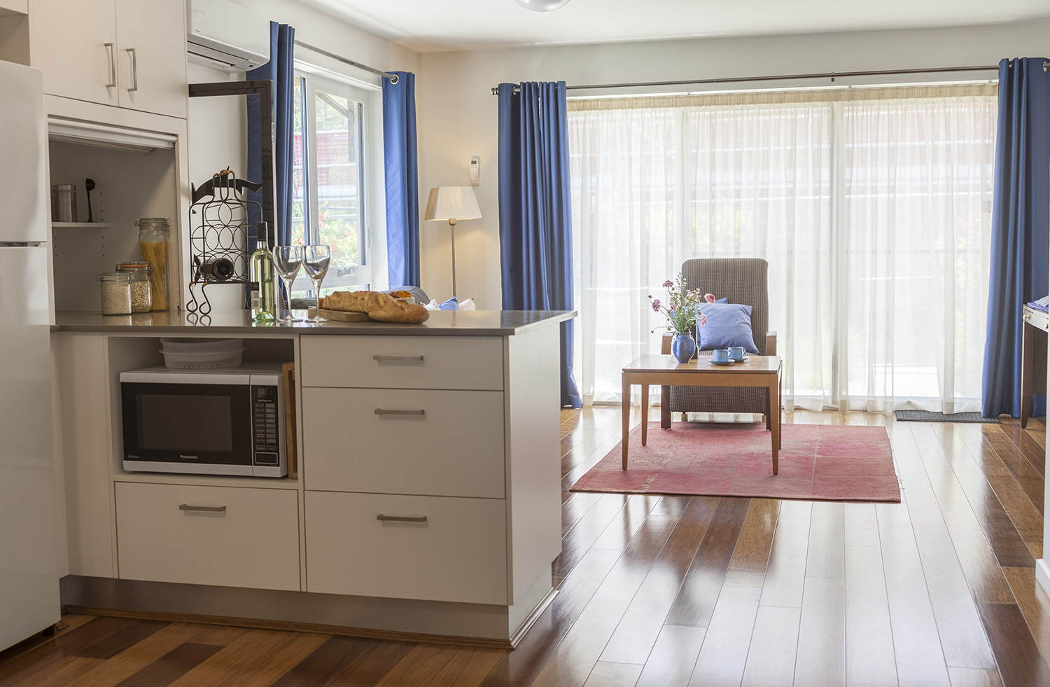 One of a Kind Apartments Paris kitchen3.jpg