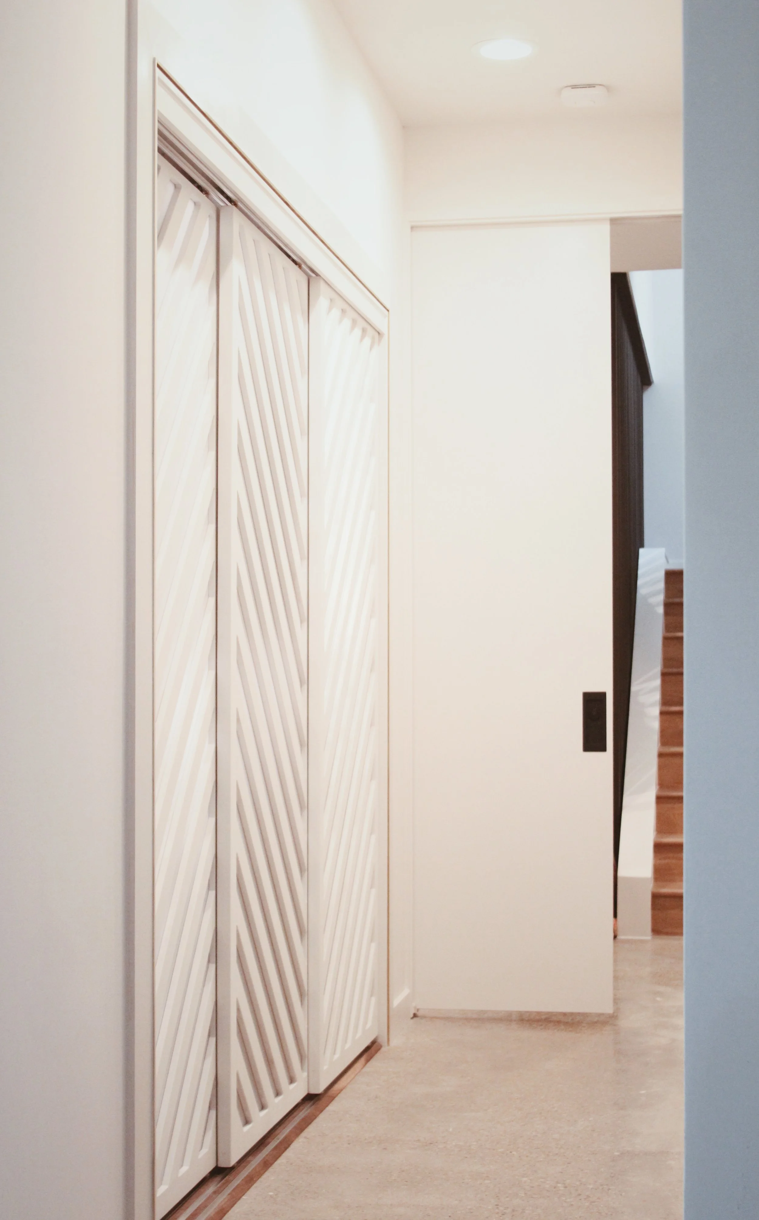 SLIDING CLOSET DOORS - ALICIA STEPP PHOTOGRAPHY HOME STUDIO ADDITION - DALLAS, TX - 2017