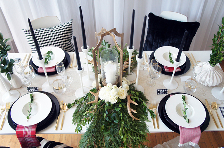 sofreshandsochic_blackandwhiteholiday_tablescape3.jpg