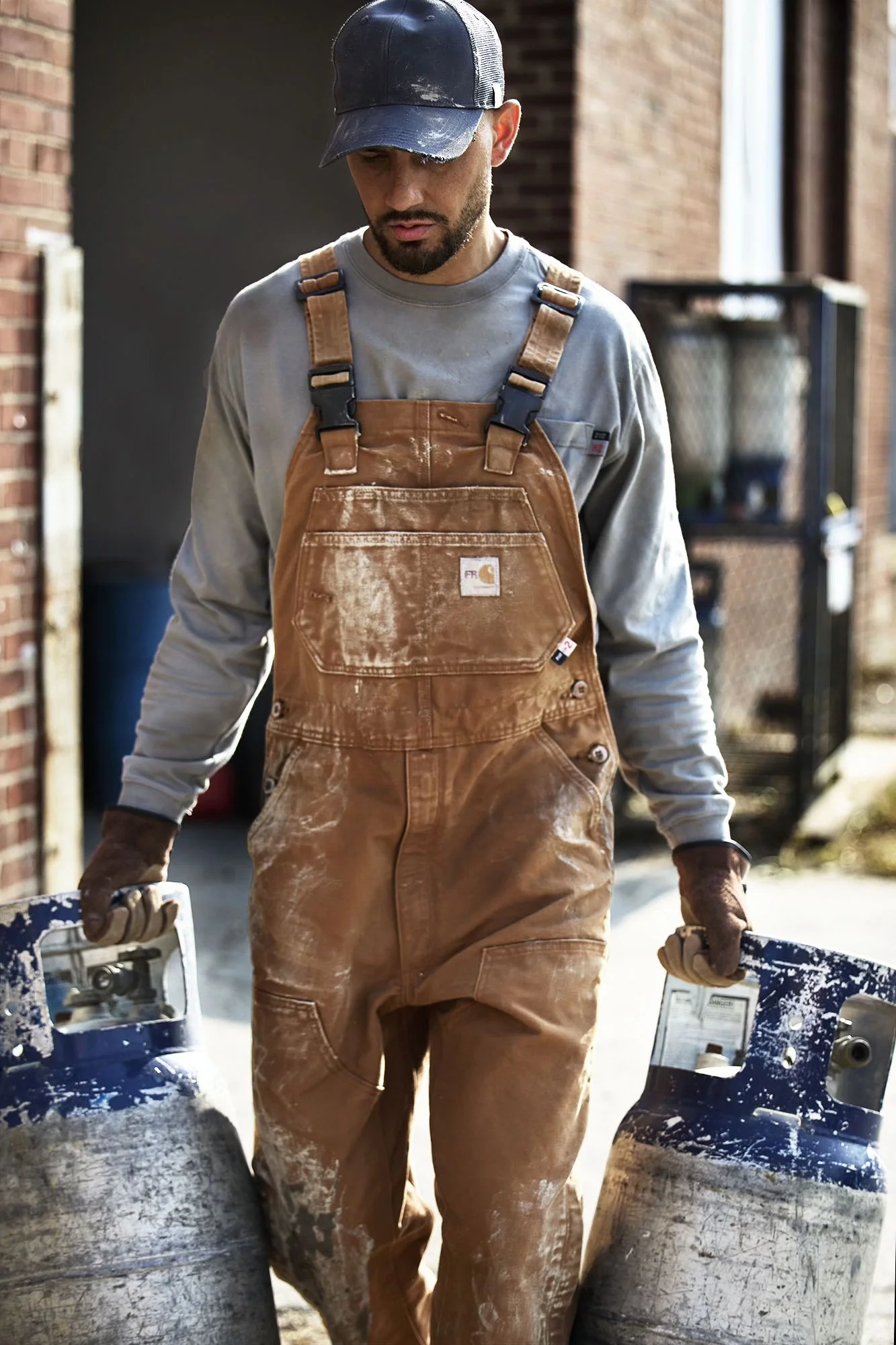 Vestis_DS_Toronto_Day_03_Shot_12_OakStreet_Propane_Carhartt_5843_5835_0159 crop copy.jpg