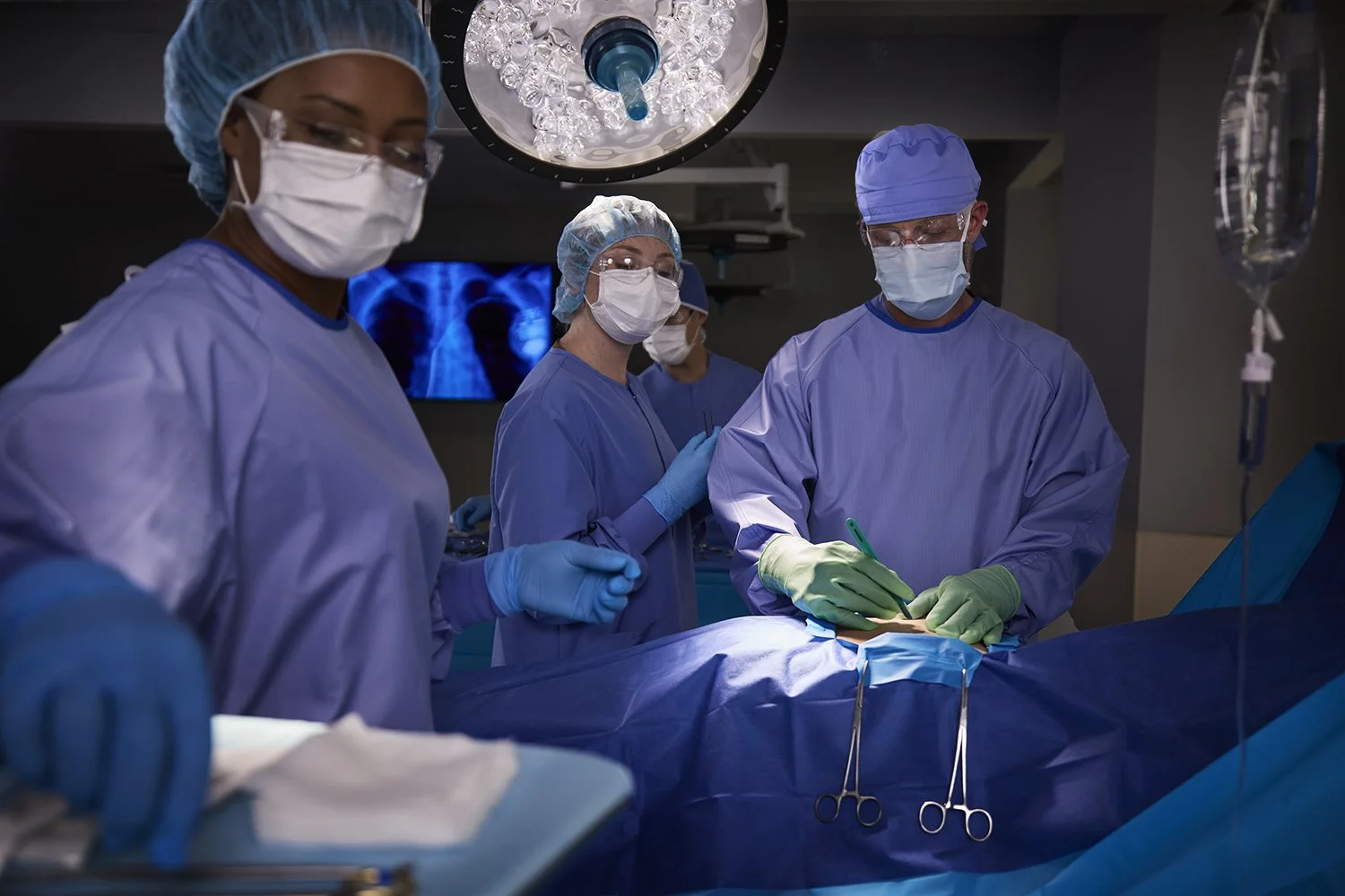 Shot_05_OperatingRoom_Operating_0888 crop copy.jpg