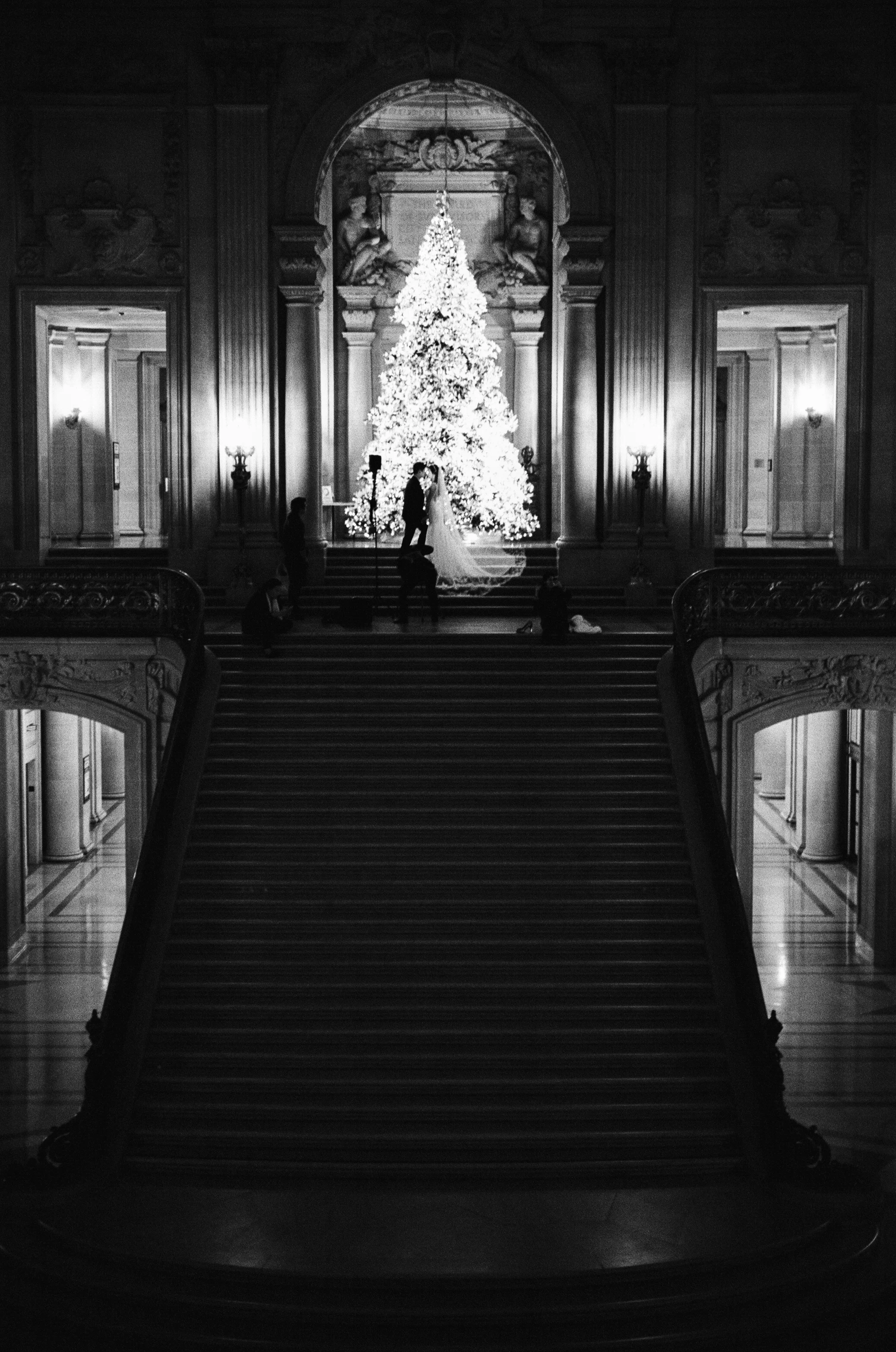 Caught a wedding shoot at SF city hall