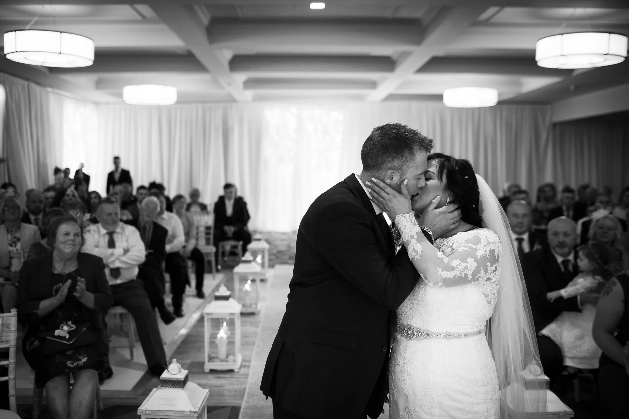Mark_Barnes_Northern_Ireland_Wedding_Photography_Marine_hotel_ballycastle_Wedding_Photography_Janet&Darren-15.jpg