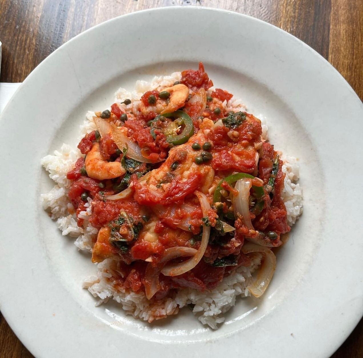 WEEKEND SPECIAL ALERT!
Chicken and shrimp in a tomato salsa with basil, capers, onions and jalape&ntilde;os. Served with black beans and rice!(vegan option available)
Drink special: Passion fruit mint mojito

#lawrencema #workshop #goodeats