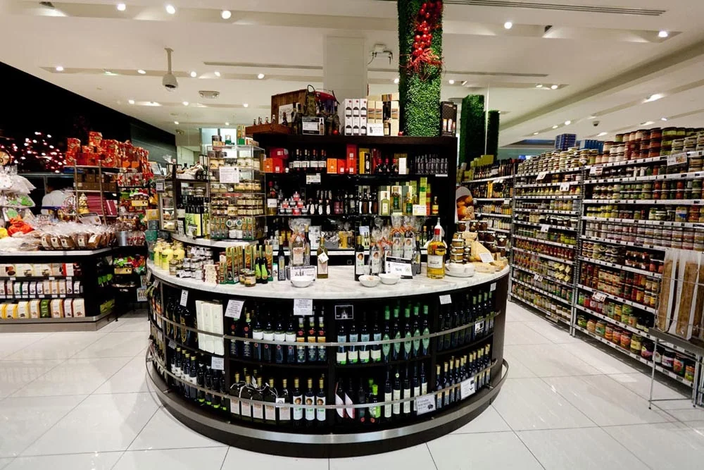 Pusateri’s olive oil bar [  Image Source  ]
