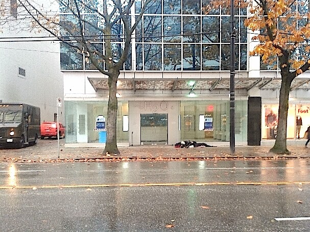 H2O+Plus+Vancouver+Tesla+Motors+929+Robson+Retail+Insider.jpg