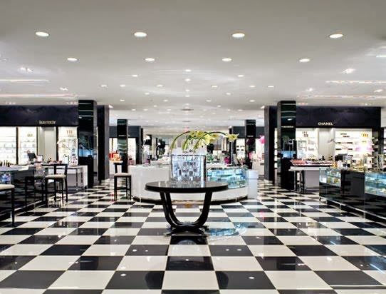 Bloomingdale's, Chestnut Hill MA. Photo:  Callison
