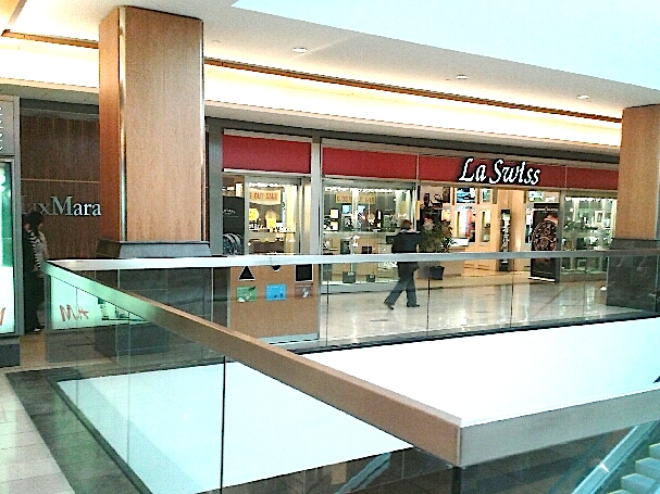 Max Mara will expand into space recently vacated by watch retailer La Swiss.