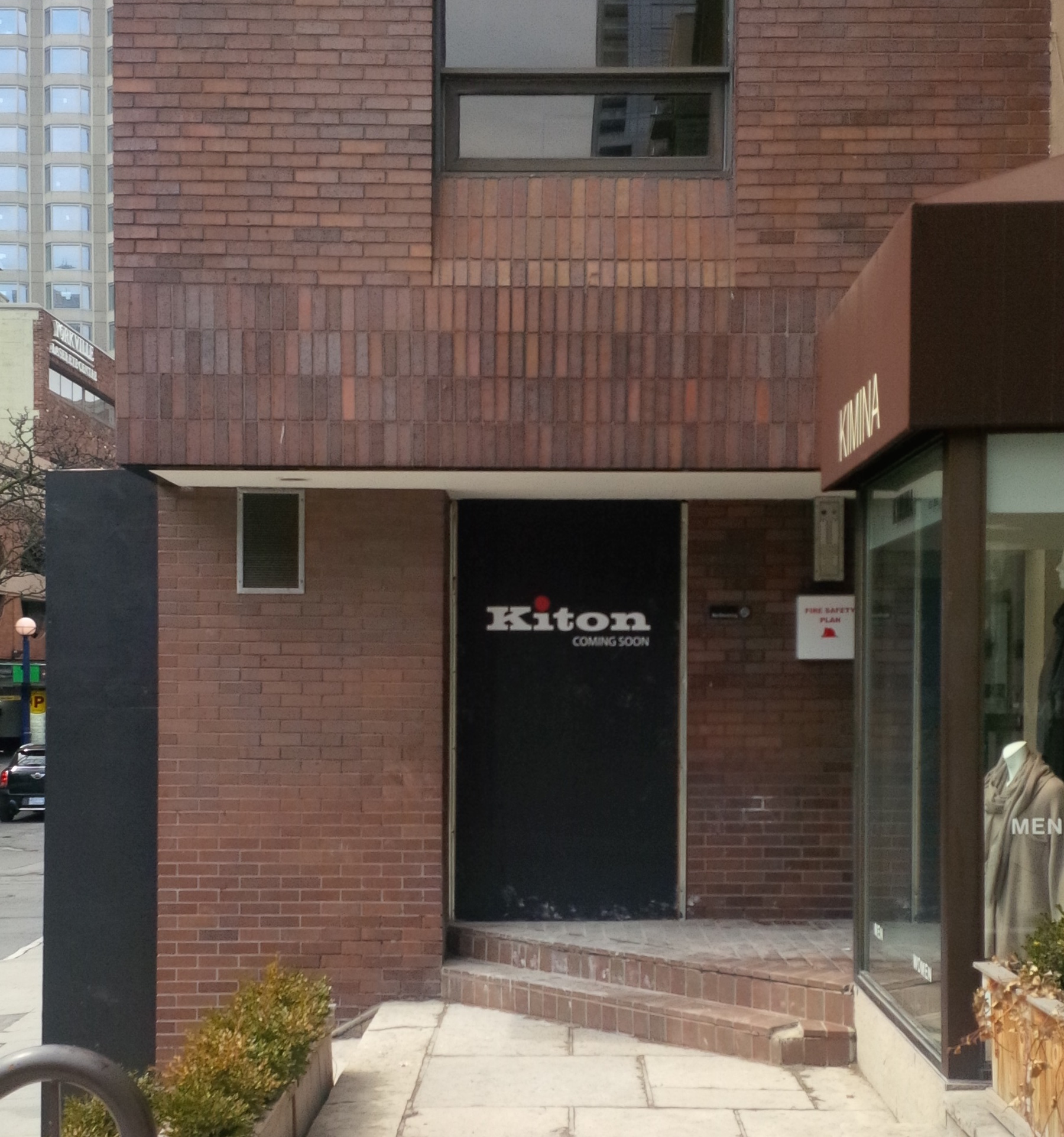 Signage and hoarding for new Toronto Kiton store. Photo by ACT7 , Urban Toronto , taken from in front of 112 Yorkville Avenue.