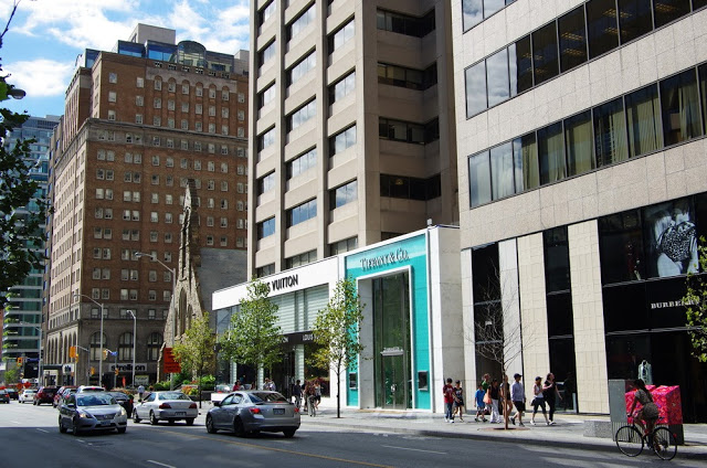 Bloor Street/Yorkville, Toronto [I  mage Source  ]
