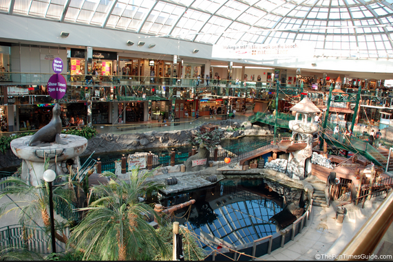 West Edmonton Mall: Edmonton's top choice for Uniqlo. Photo: TheFunTimesGuide.com