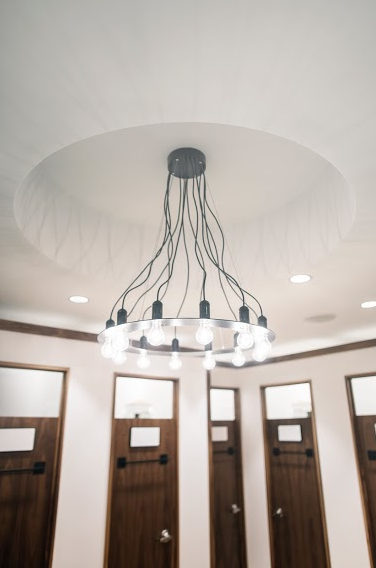 Impressive light fixture in the dressing room area. Photo: Nicholas Yee.
