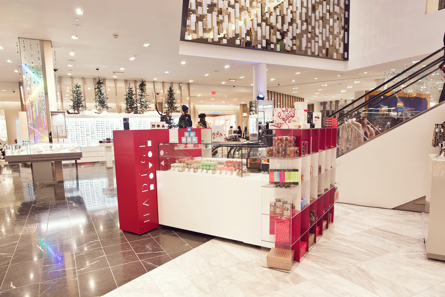 Temporary Yorkdale concession. Photo: Jenna Marie Wakani