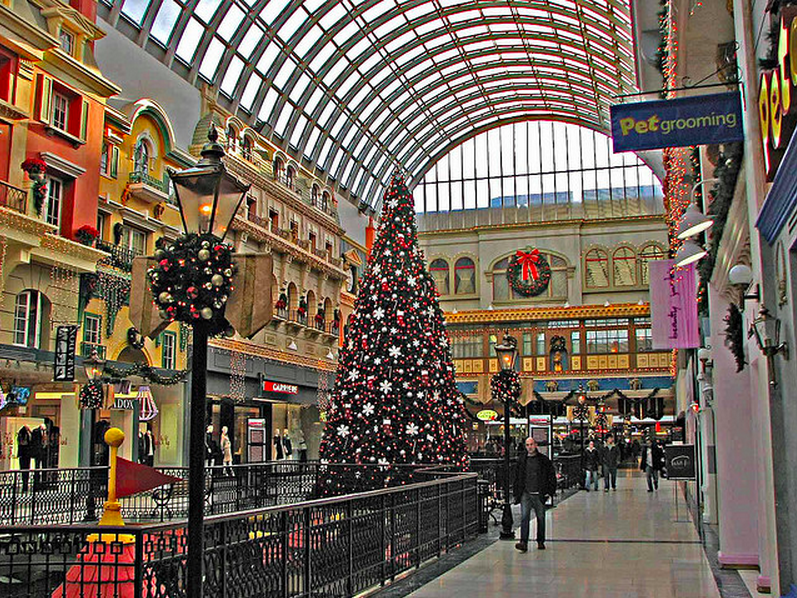 Europa Boulevard at West Edmonton Mall. Photo: partner.psav.com