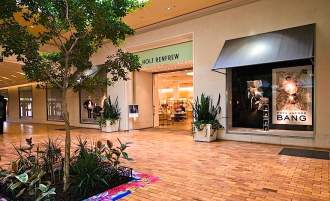 Quebec City store. Photo: www.placestefoy.com