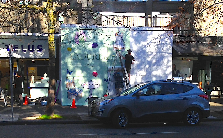Hoarding being installed on October 27, 2015 at 1141 Robson Street. Photo: William Connor