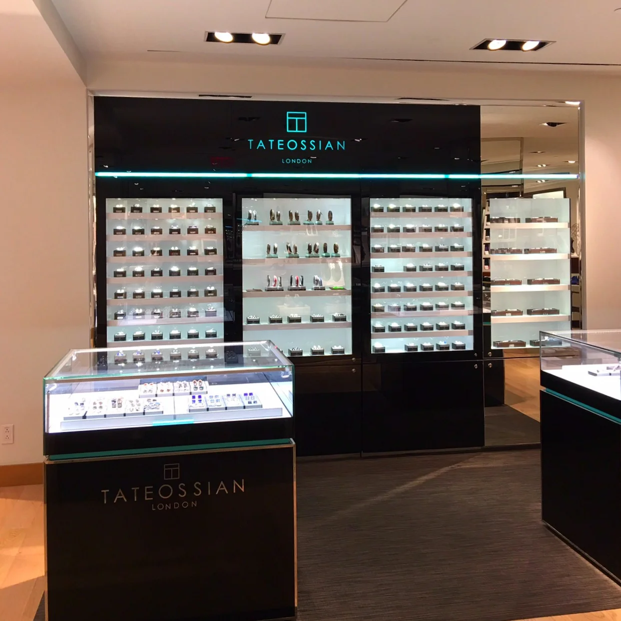 Tatesossian accessories shop -- one of a handful in North America.&nbsp;Photo:&nbsp; Maxime Frechette .