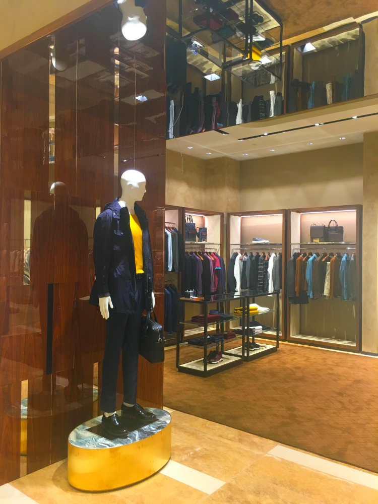 Mirrored ceiling at the entrance to the menswear salon.&nbsp;Photo:&nbsp;Chantal Mizerski, Retail Council of Canada.