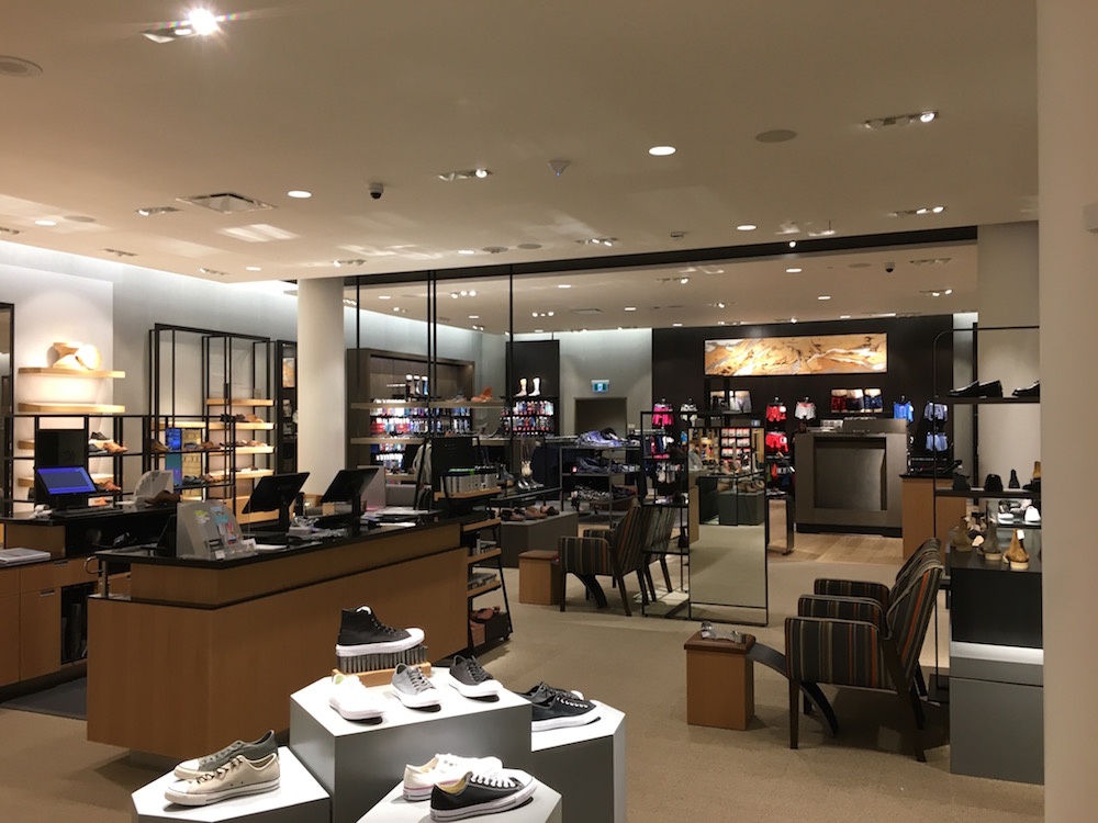 (Men's footwear salon) 