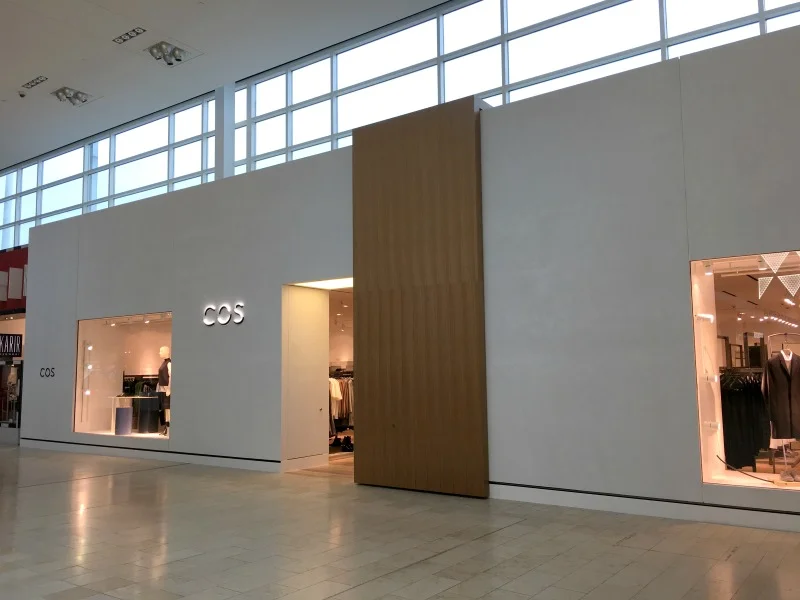 (the wood panel above is a doorway that slides shut after hours. This is the women's side and the men's section [see top photo] has the same)&nbsp;