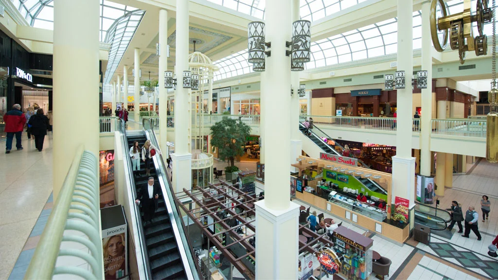 (RioCan Oakville Place)&nbsp;