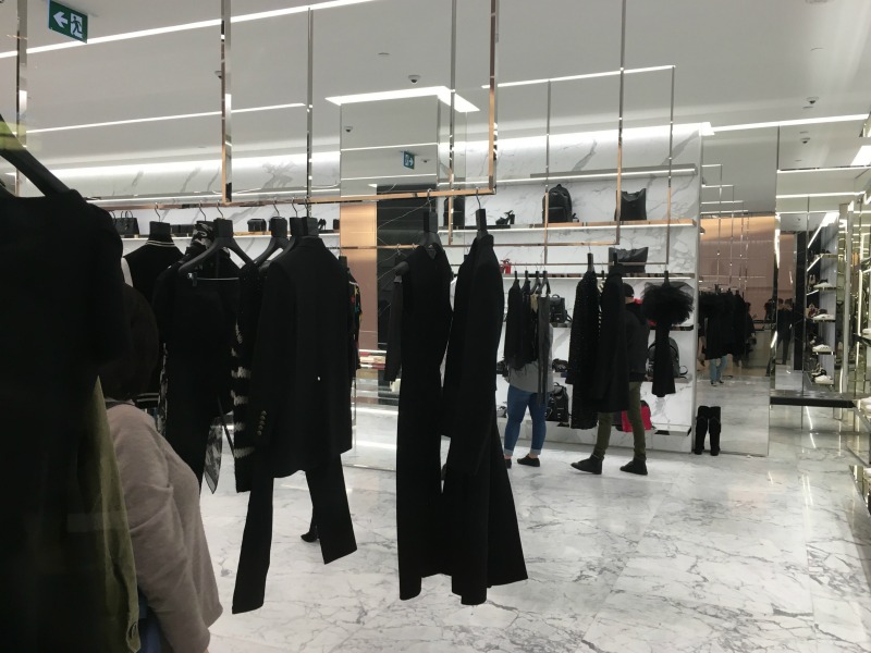 (Women's ready-to-wear) 