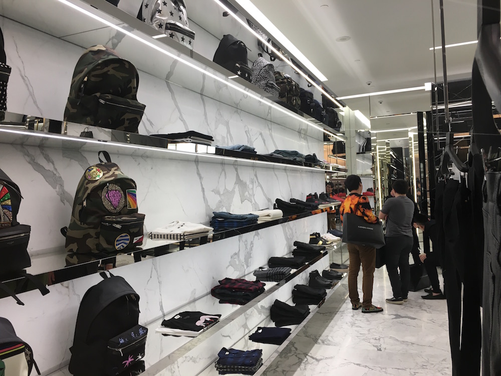 (Men's bags and clothing) 