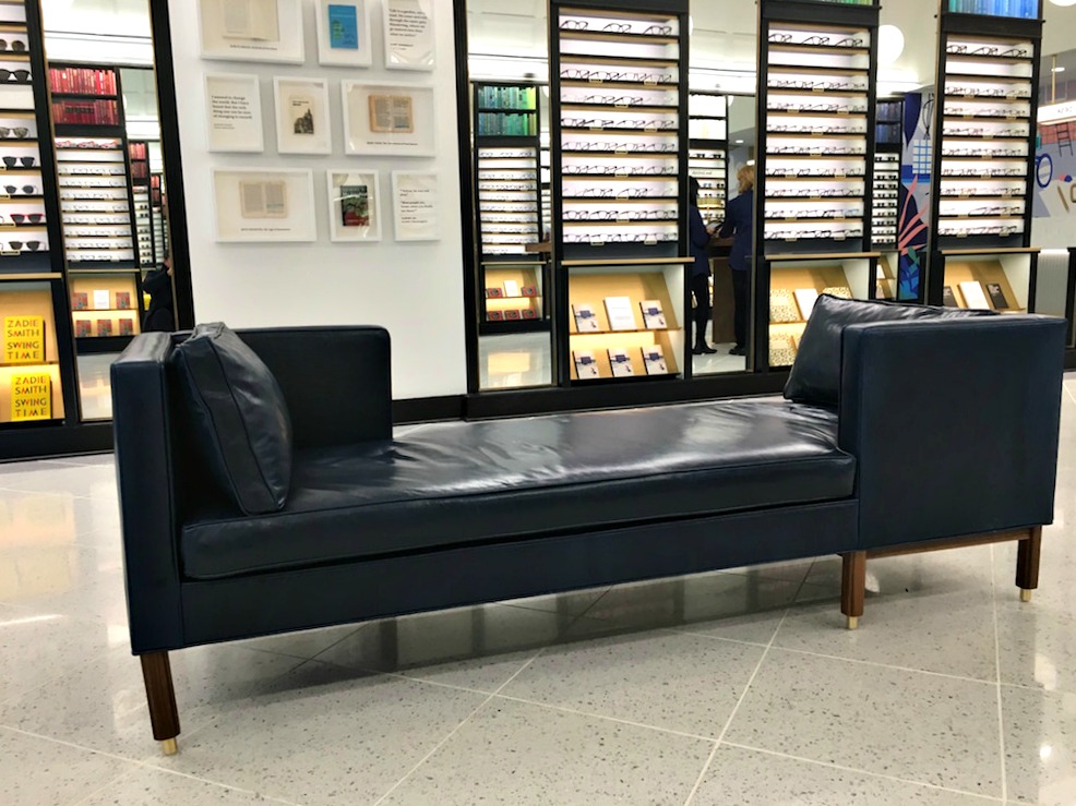 (Comfortable seating for customers in the middle of the new store) 