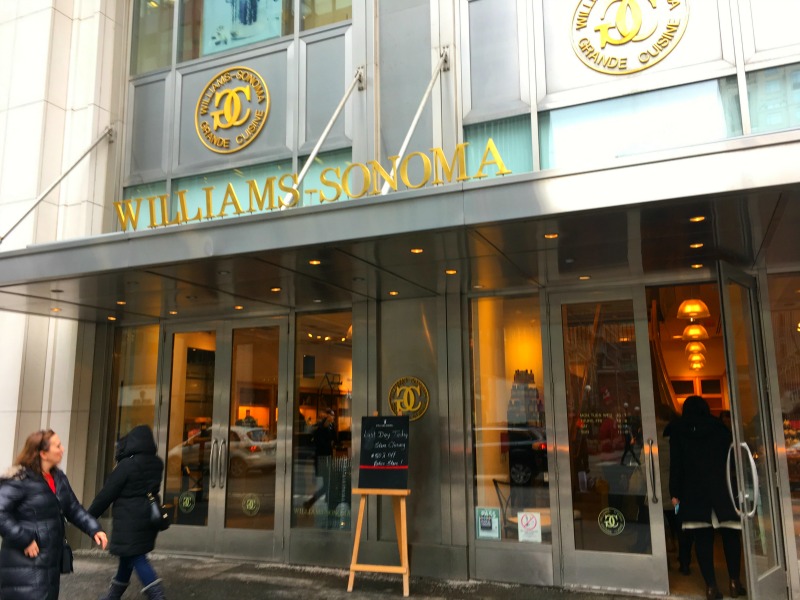 (Williams Sonoma at 100 Bloor St. W. at about 2:30pm on Wednesday, January 18, 2017)