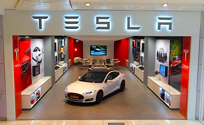 Tesla to Open First West Coast Mall Store