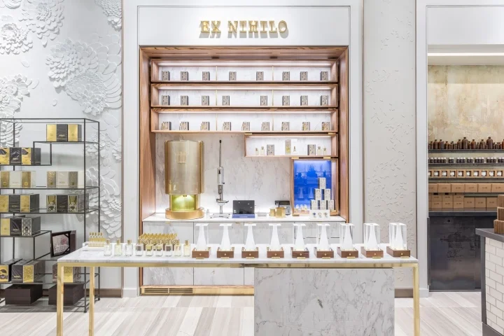 (ground floor beauty hall with artful walls and fixtures. Photo: Bill Waldorf)&nbsp;