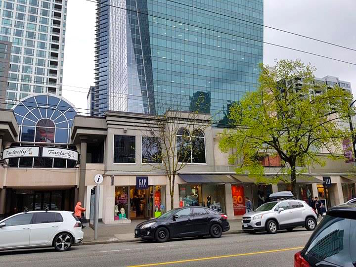 (FUTURE HOME OF JAPANESE RETAILER MUJI, WHICH WILL OPEN A MASSIVE 16,000 SQUARE FOOT STORE IN THE FORMER GAP SPACE, AS WELL AS IN THE SUN-FLOODED ATRIUM THAT ONCED HOUSED BELOW THE BELT. Photo taken April 29, 2017 BY Ritchie Po) 