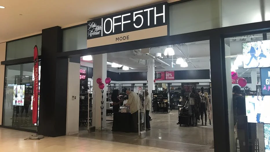 (Entrance to the montreal saks off 5th. Photo: Maxime frechette)&nbsp;