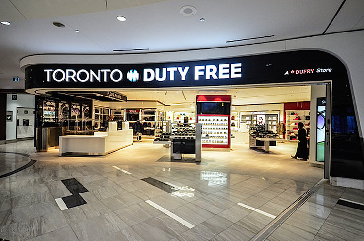 (a curved, Eye-catching, welcoming entrance. Photo: Toronto Pearson International Airport)