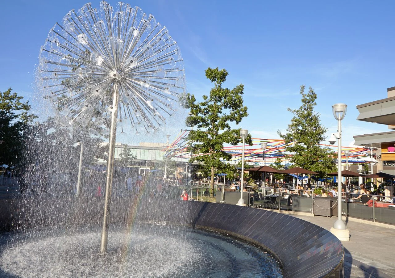 (Water feature in the town square)