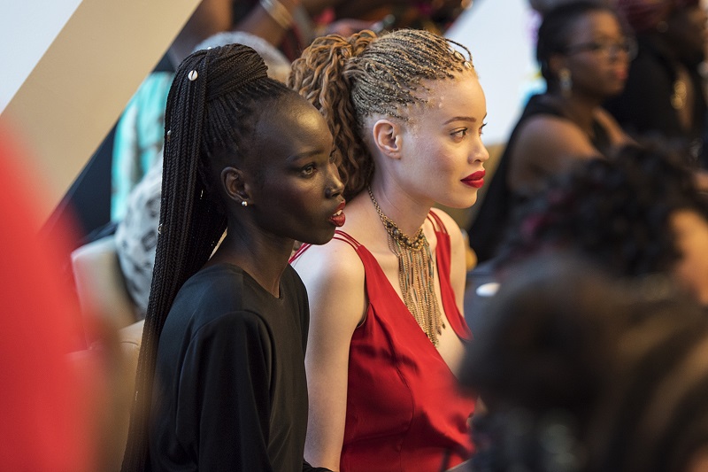 (Supermodels Mari Malek & Diandra Forrest)