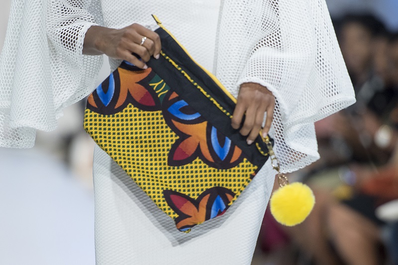(YELLOW BAG: www.znakdesigns.com )