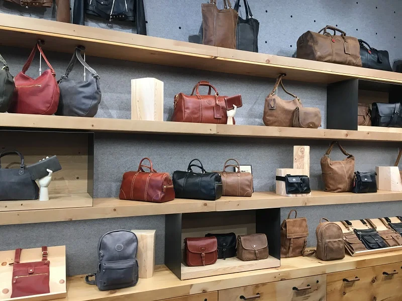 (leather bags)&nbsp;
