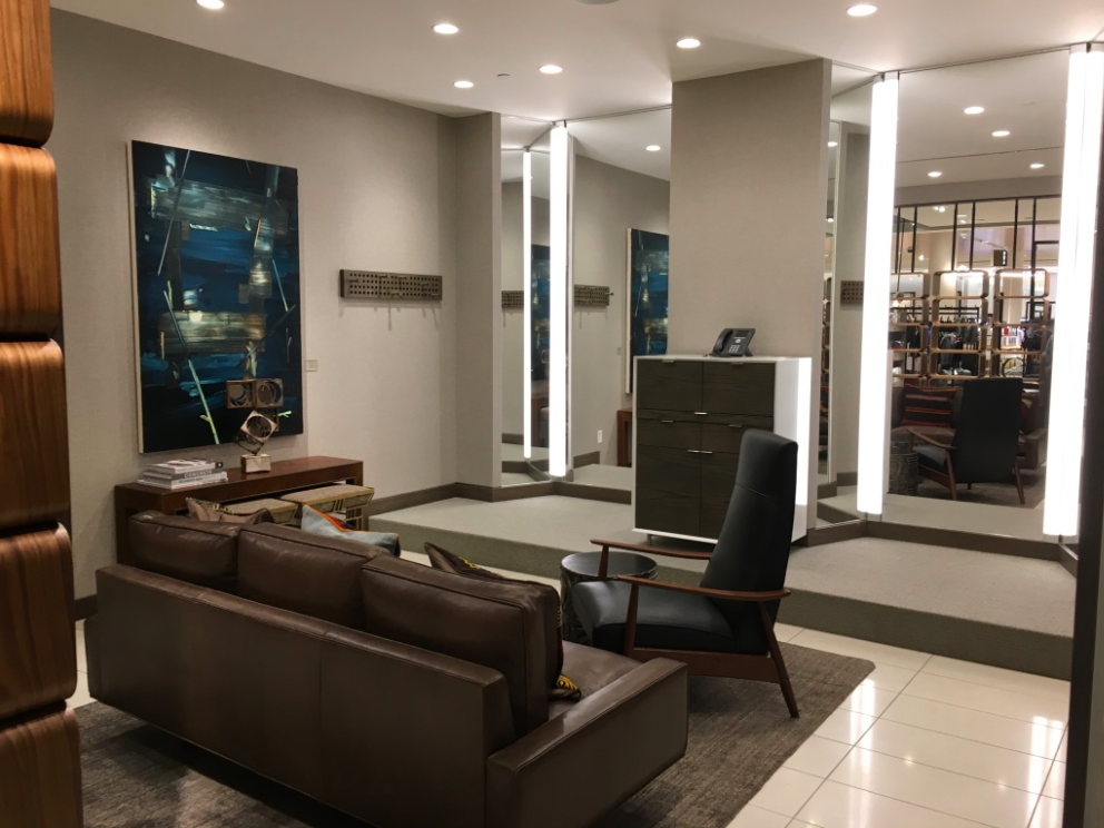 (Men's lounge/dressing area) 