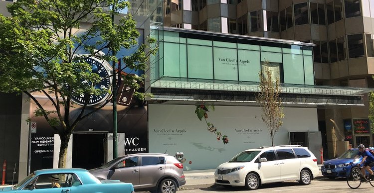 (CONSTRUCTION SIGNAGE FOR IWC AND VAN CLEEF & ARPELS on Alberni Street. PHOTO: LEE RIVETT) 